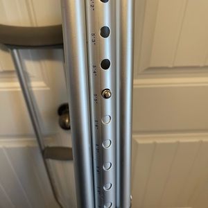 Crutches 5’2’’ to 5’10’’